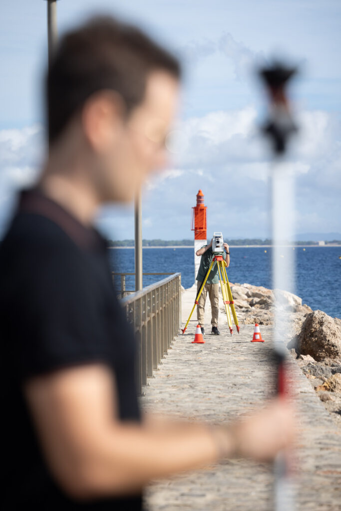 géomètres sur le terrain