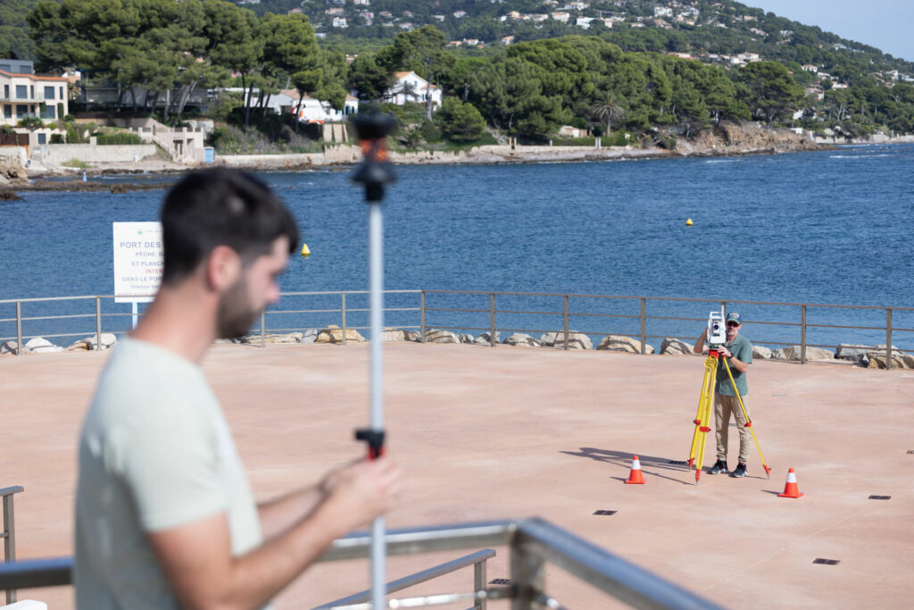 prise de mesures par les géomètres